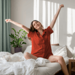 Dziewczyna przeciąga się